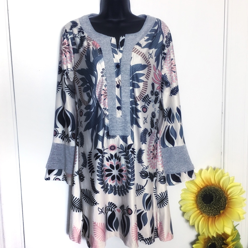 🔥SALE🔥New Reborn tunic top bell sleeves